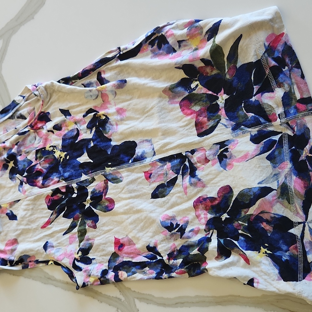 Simply Vera Vera Wang floral watercolor tank - Picture 5 of 6